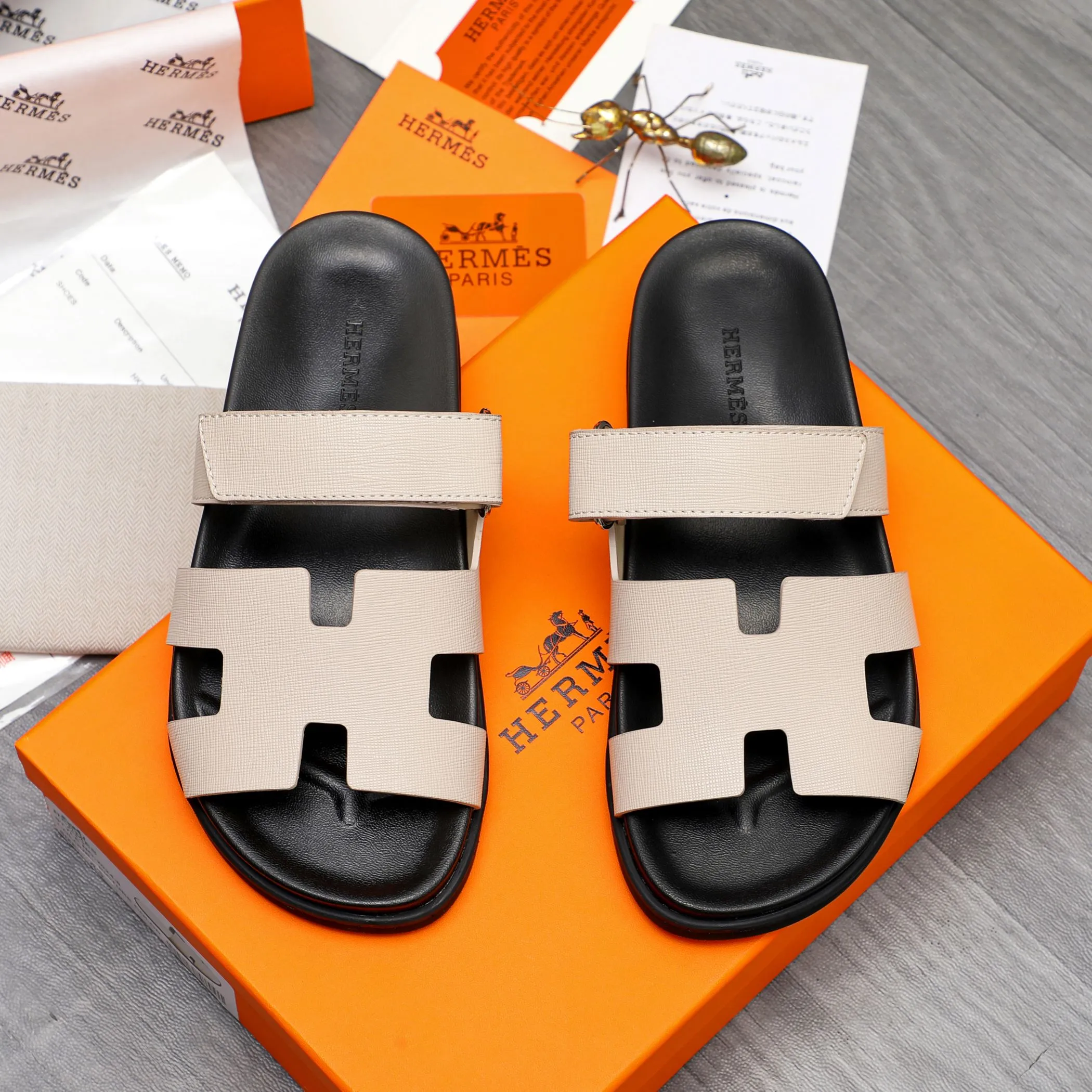 Men's shoes 💰340 Product trademark: Hermes "Hermes" Couple's slippers Regular size: 36-46 Product material: Selected vertical grain cowhide upper, microfiber lining, original outsole